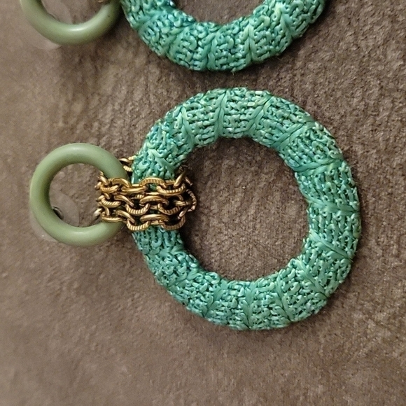 VTG 1970s Jumbo Green Gimp Ribbon Chain Circle Earrings - Picture 2 of 6